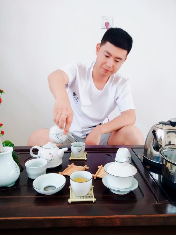 日月的第二张照片--河北闪婚服务中心